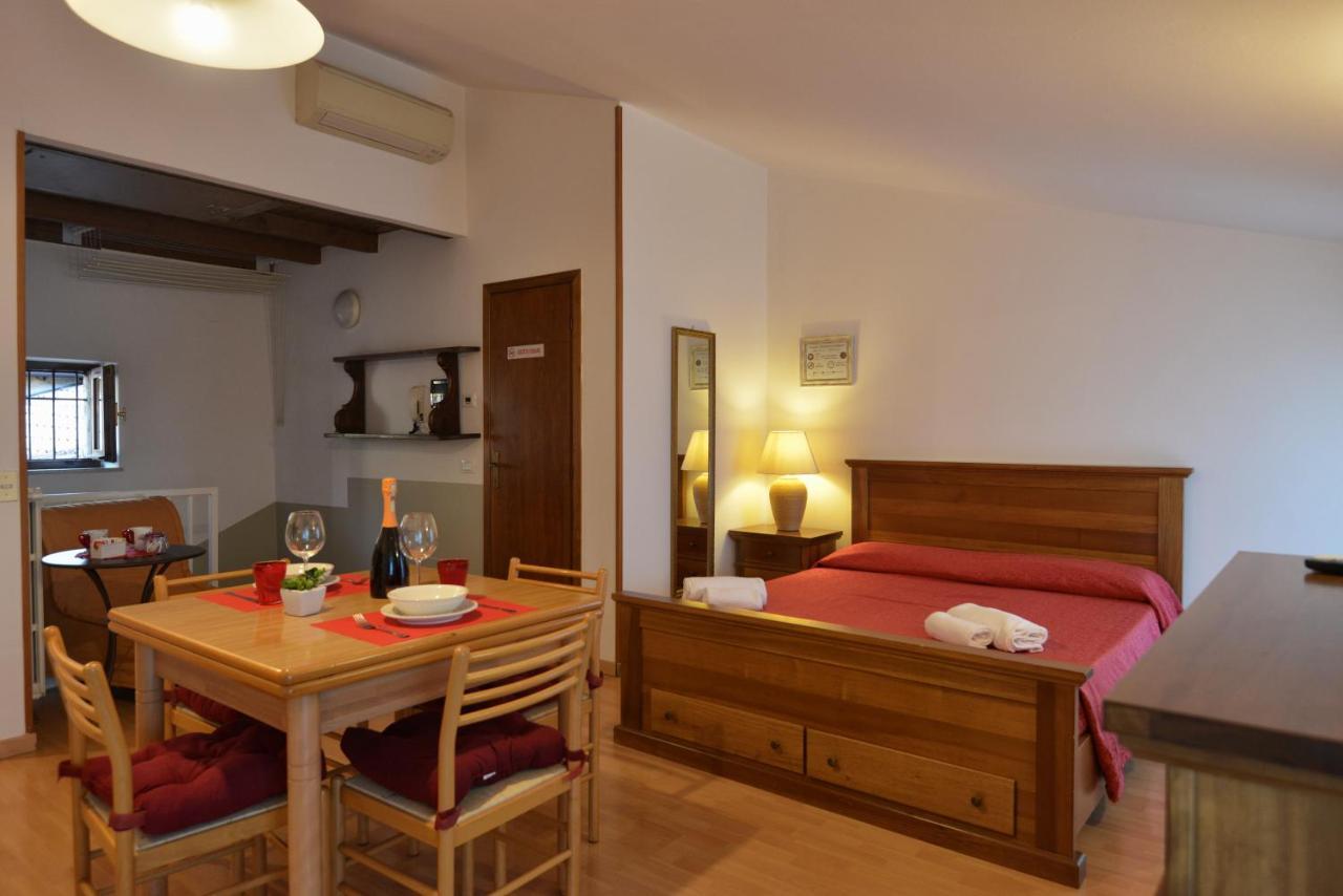 Taverna Affittacamere Gardone Riviera Luaran gambar